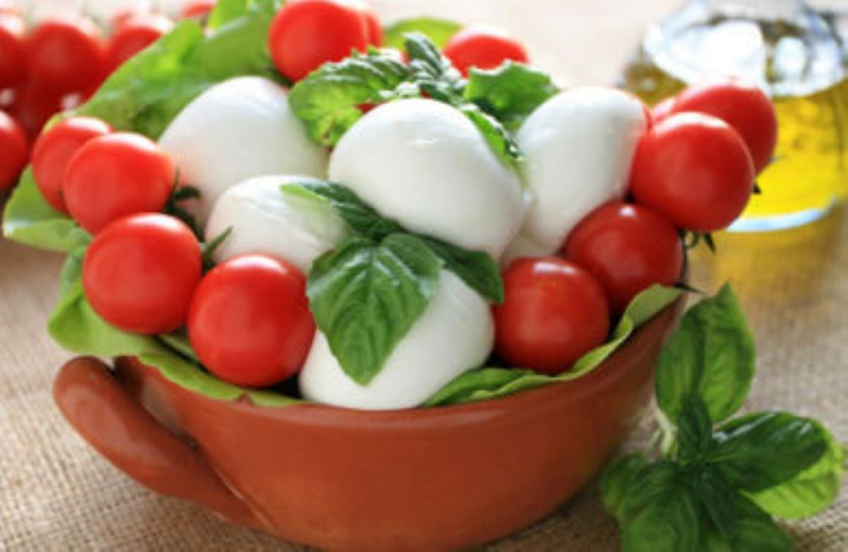 10 Snacks Under 100 Calories Slideshow SparkPeople   Tomatoes And Mozzarella 